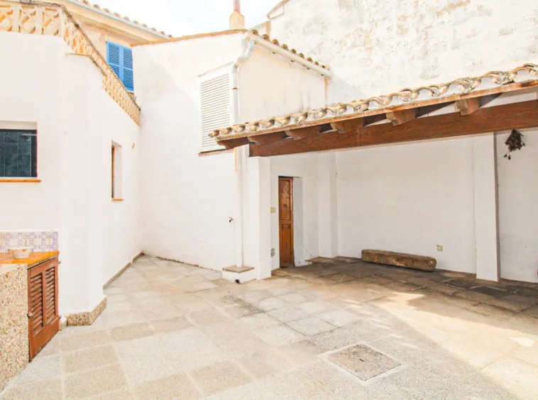 Ref.2451C – S´Arraco – Village house in central location with charming courtyard — photo 3