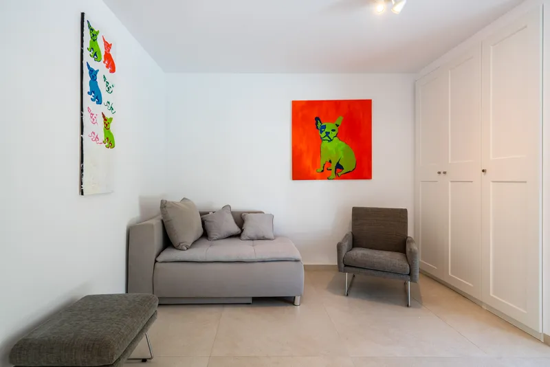Modern villa with separate guest area in a quiet location — photo 11