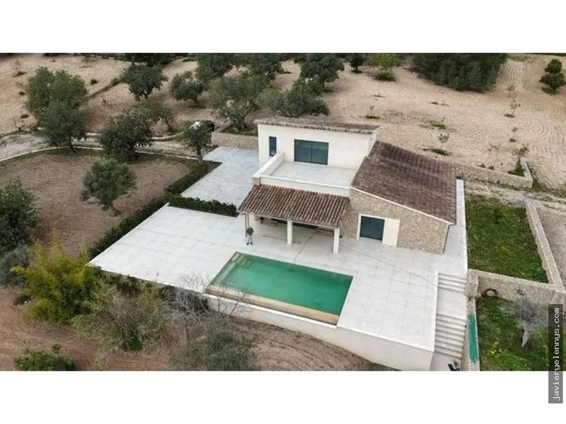 Rental of independent house or villa in Diseminado Diseminados Var — photo 1