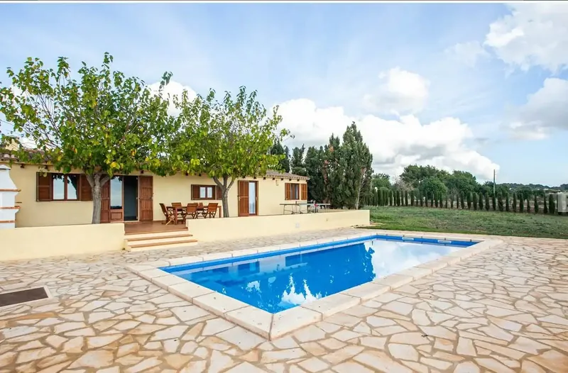 This Mediterranean finca is situated on a plot of 14,200 m² in a quiet area of Porto Cristo. — photo 2