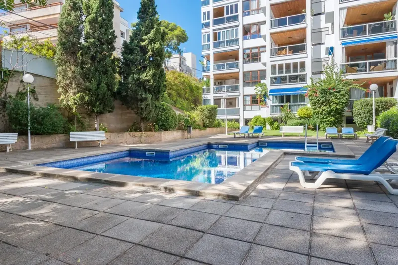 Spacious and bright 140 m² apartment with 4 bedrooms and 2 bathrooms, located in one of the most residential areas of San Agustín — photo 3