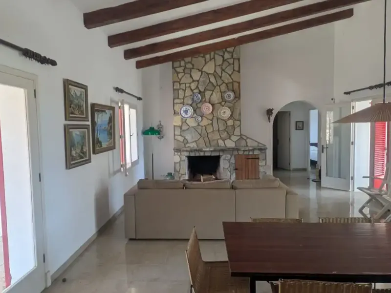 Casa de 170 m² en amplia parcela de 1.417 m². Se trata de una vivienda con dos amplios porches orientados a este y sur. Zona exterior con ve — photo 6