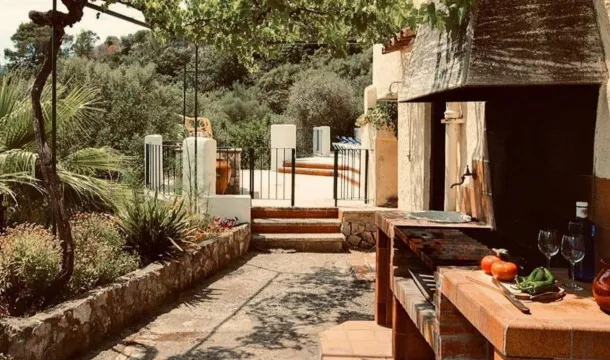 Charming Mediterranean-style finca, with a holiday rental license, in Pollensa — photo 4