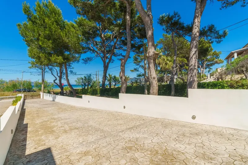 We present this exclusive property, located in the area of Sa Marina, Alcudia. The property is situated in a strategic — photo 7