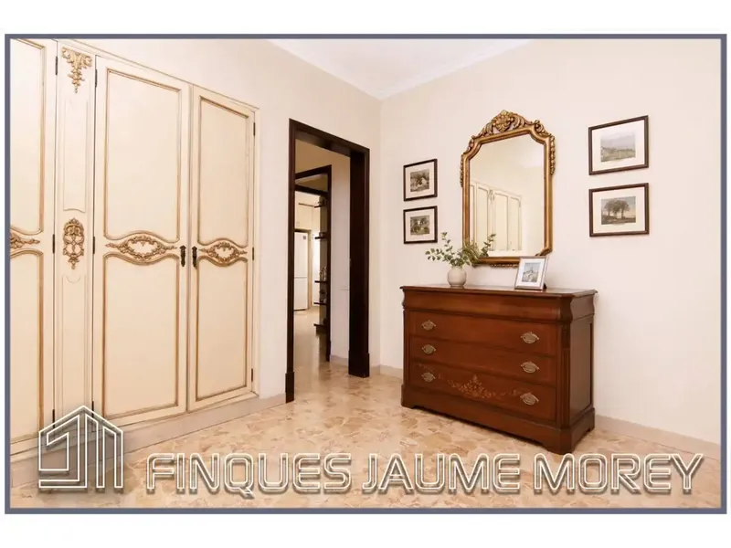 Incredible flat with spacious rooms creating a cozy and pleasant atmosphere — photo 4