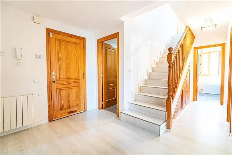 Duplex with terrace located in a well-maintained residential complex with communal swimming pools. — photo 10