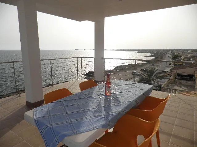 IA-157 Apartment with sea views — photo 1
