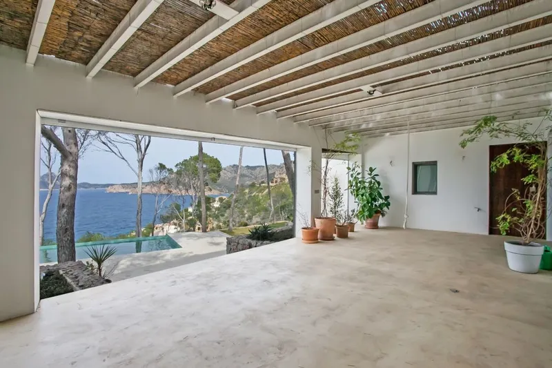 Long and short term rental: Villa in 1st sea line - Marcel Remus Real Estate — photo 5