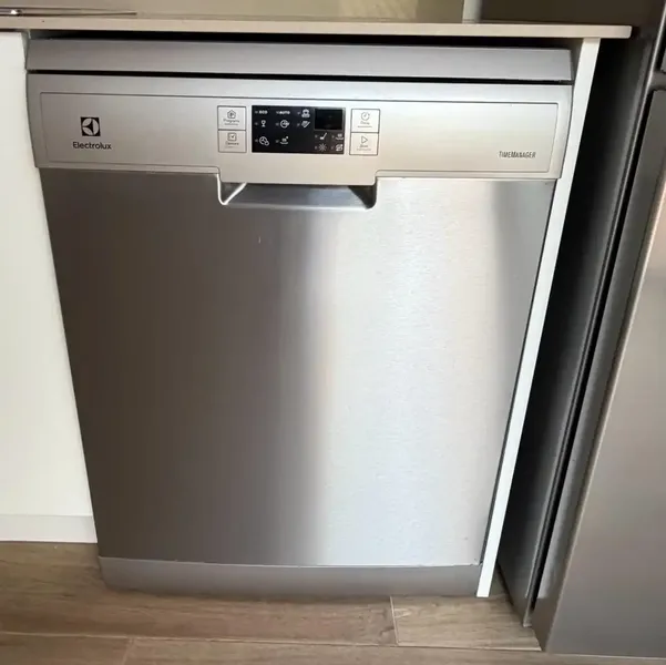 Fully renovated rental home in excellent condition — photo 12