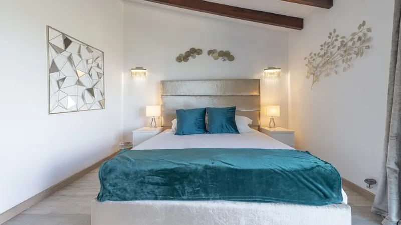 Villa with pool, sea view and a lot of potential in quiet area of Sol de Mallorca — photo 7