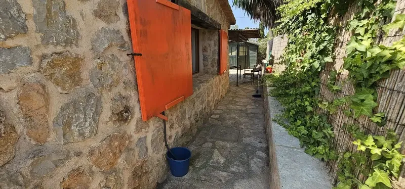 Preciosa casa de campo al mas estilo rustico mallorquín, en donde abundan las paredes de piedra y la gran anchura de las mismas, la carpinte — photo 12