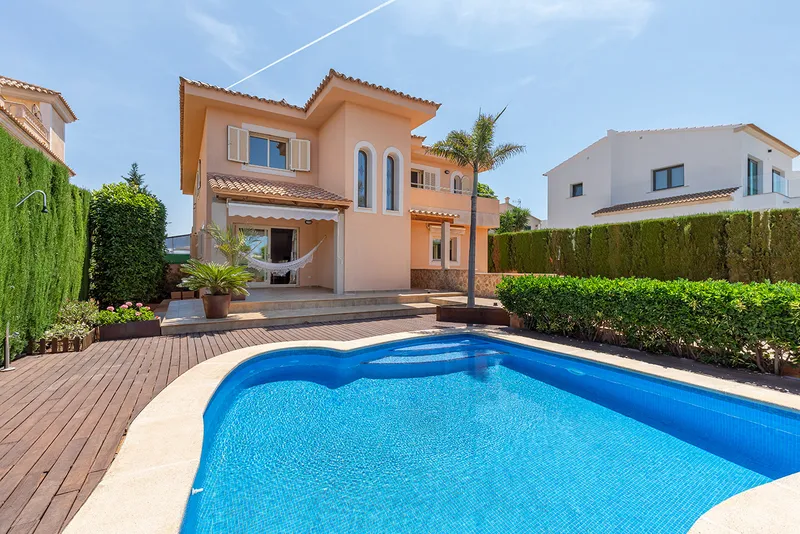 House in Puig de Ros - Inviting and low-maintenance outdoor area with pool — photo 1