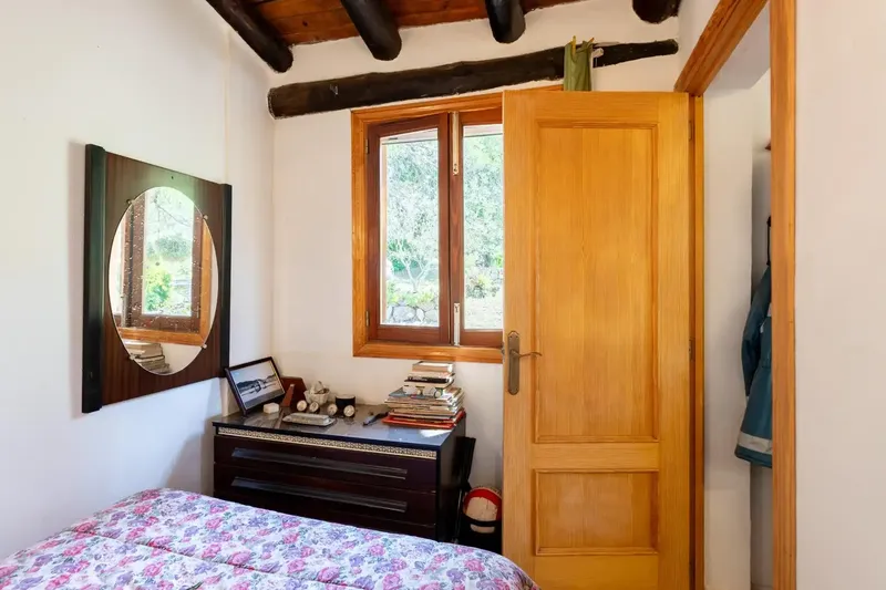 En uno de los entornos más atractivos y tranquilos de la Serra de Tramuntana se encuentra esta encantadora finca rústica situada en Son Caba — photo 12