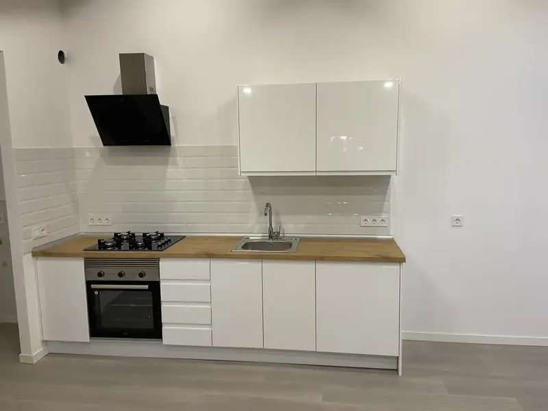 2 piso , totalmente reformado, luminoso, con Parket, con baño completo y cocina totalmente amueblado con todos los electrodomésticos, lavado — photo 1