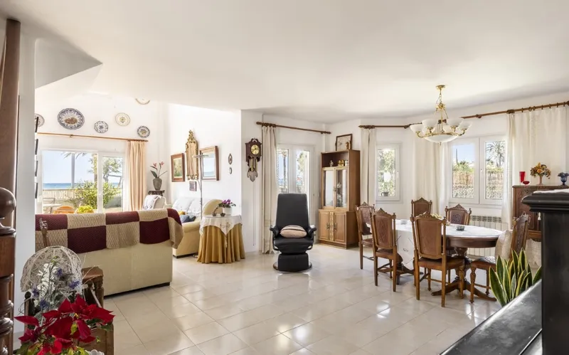 Mallorca Next Properties - Exclusive villa in front of the beach — photo 8