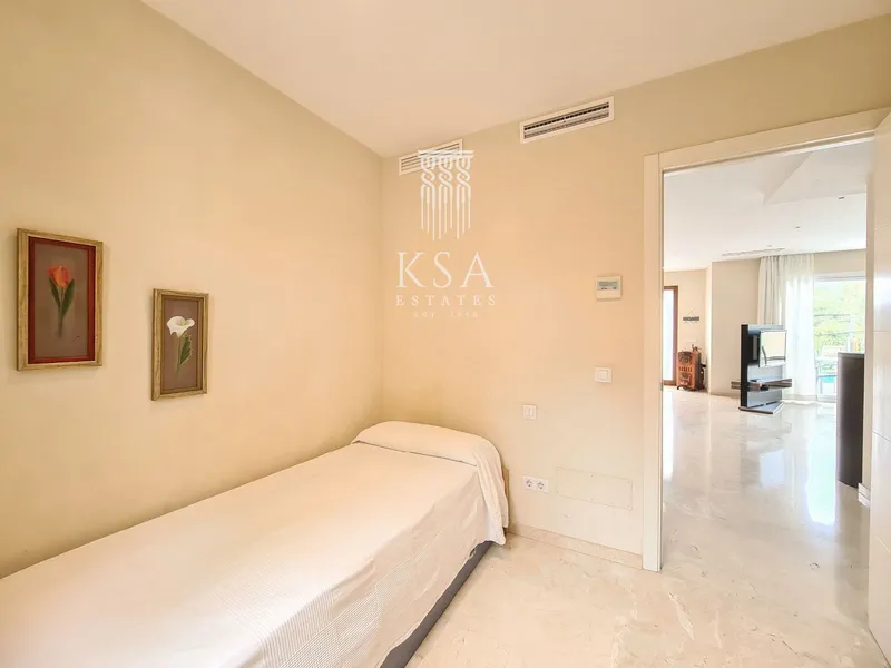 Villa — photo 12