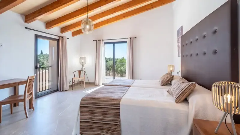 Seasonal rental or maximum one year. Charming rustic finca for rent between Santanyí and Cas Concos. This beautiful brand-new finca has been — photo 10
