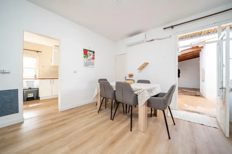 Gestpropiedad presenta en Mallorca, esta casa de pueblo en Son Carrio, una propiedad en planta baja que destaca por su amplio patio y solari — photo 11