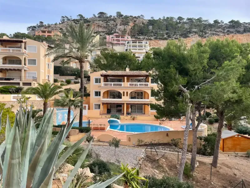 Apartamento en planta baja situado en una cuidada y tranquila comunidad de Puerto Andratx, uno de los enclaves más apreciados de Mallorca po — photo 2