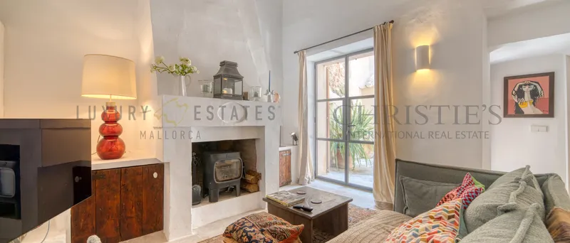 Charming renovated townhouse in Fornalutx with garden and mountain views — photo 7