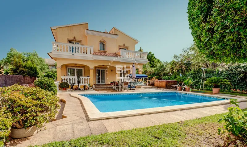 Villa for sale in Palmanova — photo 1