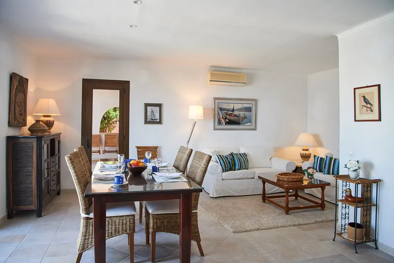 Cala Llamp: Villa mit 2 Wohnungen und Meerblick — photo 9