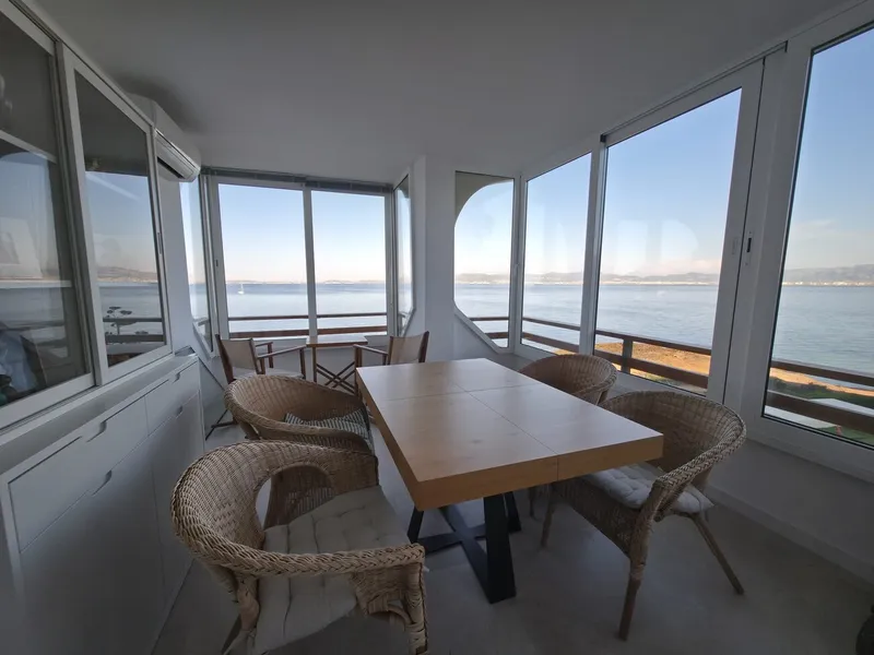 Apartment in Cala Blava facing the sea, for temporary rent. — photo 1