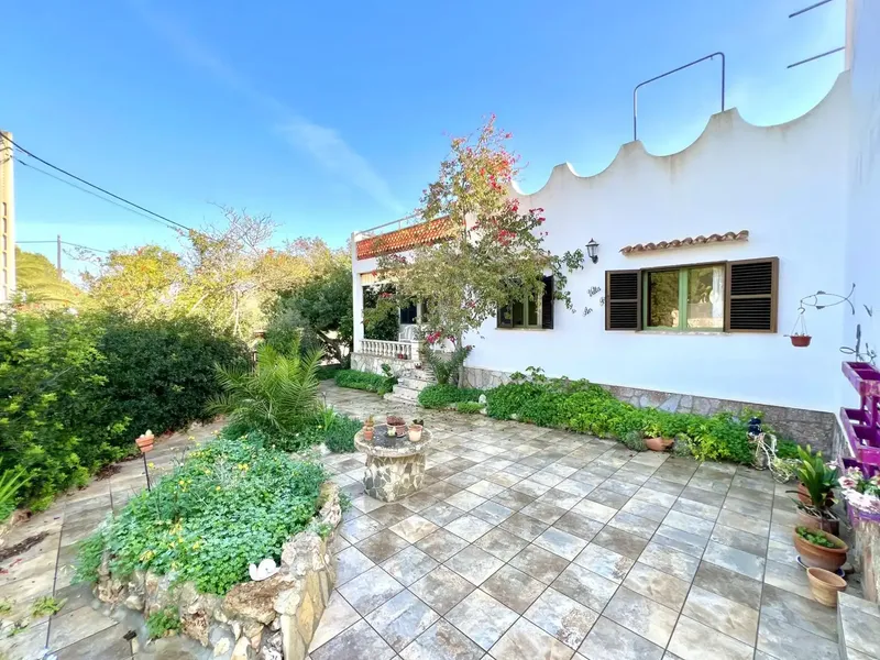 Elegant detached house in the privileged setting of Cala Llombards — photo 1