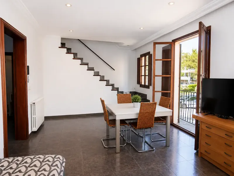 Charming townhouse in Palma de Mallorca with beautiful views of Plaza del Progreso and a privileged location — photo 8