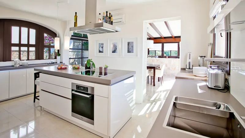 Mediterranean luxury villa with fantastic views over Bendinat to the sea — photo 9