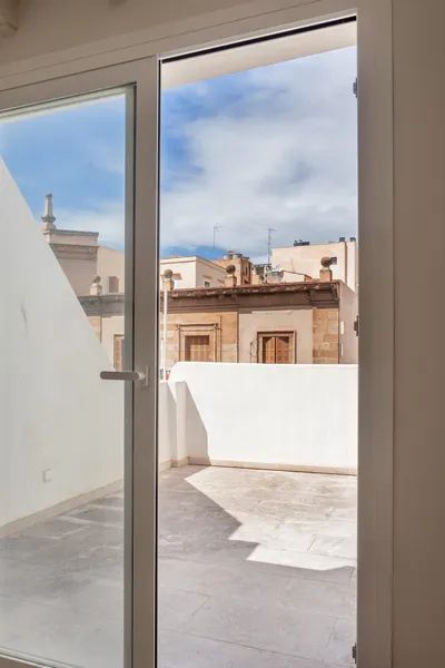 Newly renovated penthouse in Old Town — photo 6