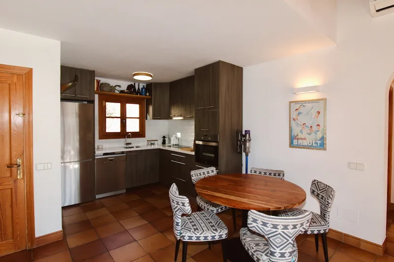 Apartment in a residential complex with a communal swimming pool in Port de Sóller — photo 8