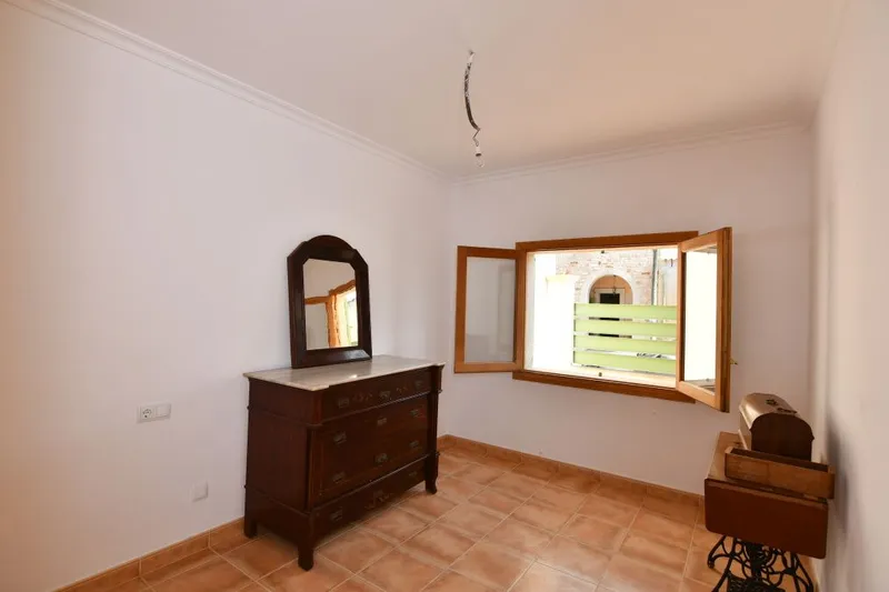 Town house with a large 600m2 patio and a lot of potential in Santanyi — photo 9