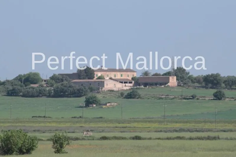 851,360 m² estate with 600 m² living space for sale — photo 1