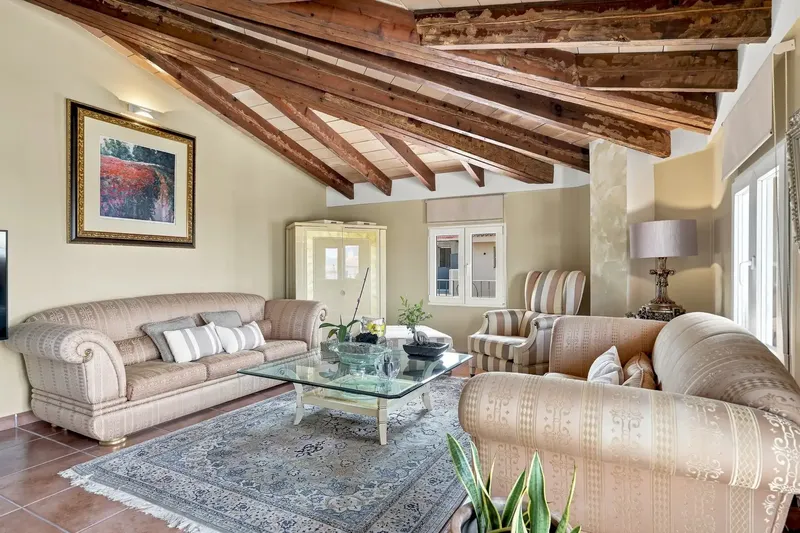 Serneholt Estate presenta en exclusiva este espectacular ático en Montuïri, que disfruta de excepcionales vistas panorámicas de 360 grados s — photo 6