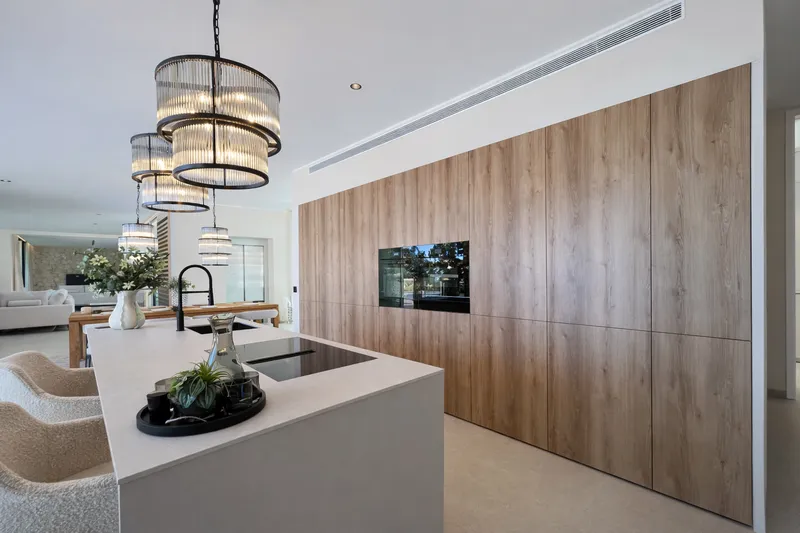 Ultra-luxury modern new-build villa with partial sea views in Portals Nous Mas — photo 10