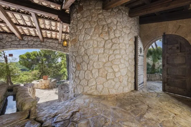 Sea view stone villa with extension license for sale in Formentor, Mallorca — photo 9