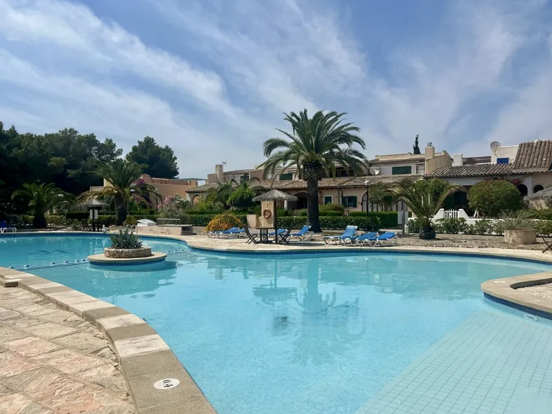 Spacious chalet with 4 bedrooms and communal pool in Sa Ràpita — photo 9