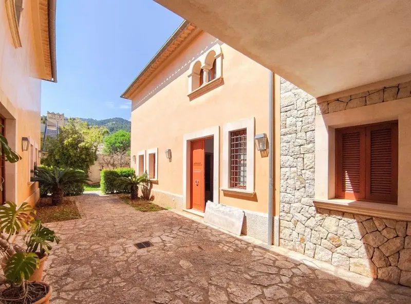 Magnificent village house in Mancor de la Vall. Built in 2004 and located in the town center of this beautiful village in the Serra d — photo 2