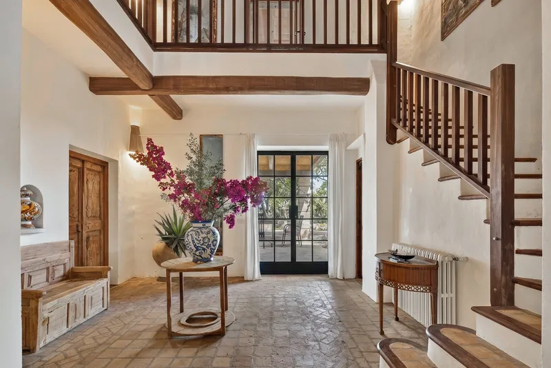 Historic stone finca with traditional character near Felanitx — photo 6