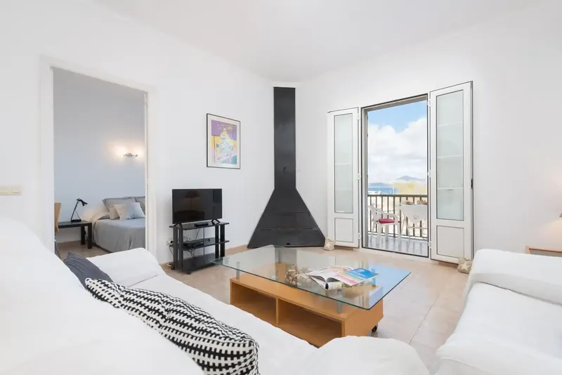 Property on the front line with sea views in Can Picafort – Mallorcan house with 3 dwellings and independent access from two streets. — photo 6