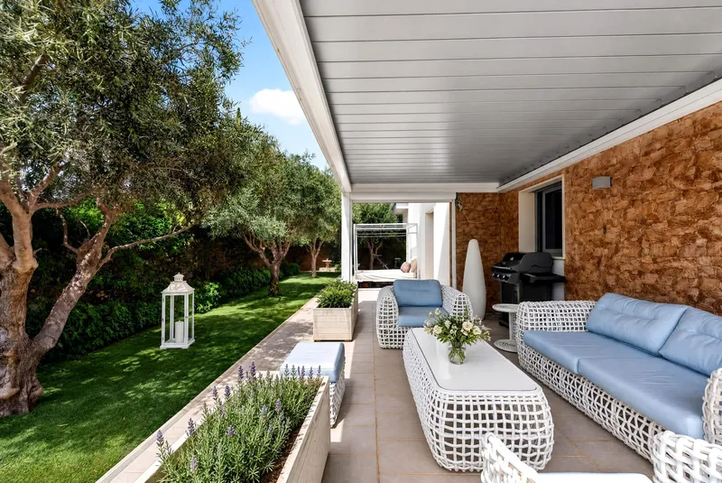 Garden apartment with a large terrace in Bonanova — photo 2