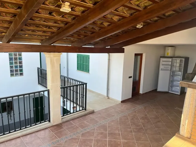 Discover a unique property in the heart of the charming village of Petra, where elegance and functionality blend in perfect harmony — photo 1