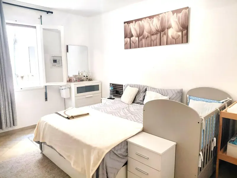 If you are looking for a smart investment or a solution for two families who want to live together but with total independence, this property — photo 8