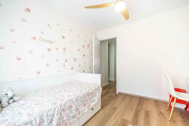 Reformed three-bedroom flat with balcony in Pere Garau — photo 12