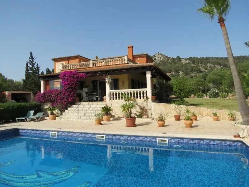 Idyllic finca in a fantastic location with pool near Llucmajor — photo 1