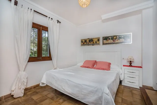 Charming hilltop villa for sale with pool in Cala San Vicente, Mallorca — photo 9