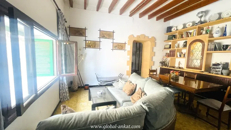 Do you dream of a property full of charm in the heart of Mallorca? This corner house in Felanitx, with 197m2 of land and 194m2 built — photo 7