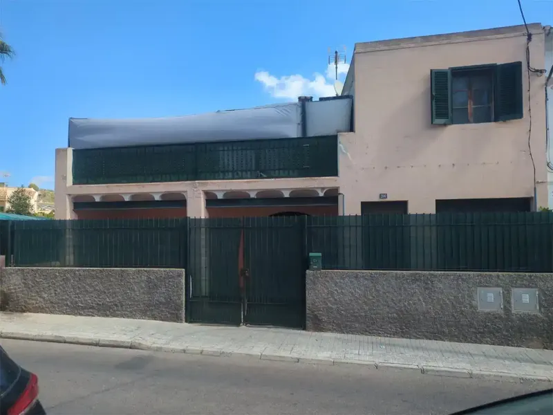 Casa en la vileta (Palma) de más de 100 años. A reformar íntegramente. Se distribuye en dos plantas. En la parte inferior, antiguo bar, cons — photo 2