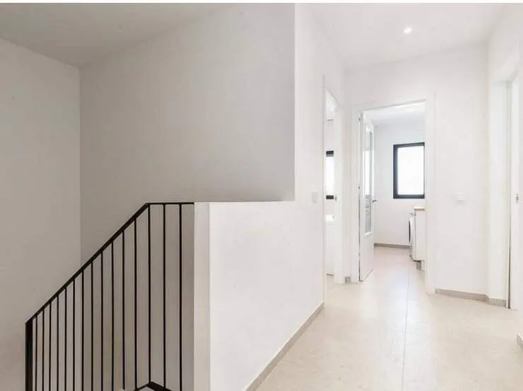 196m² Stadthaus mit 5 Zimmern, 2 Bädern und Garage zu kaufen — photo 3